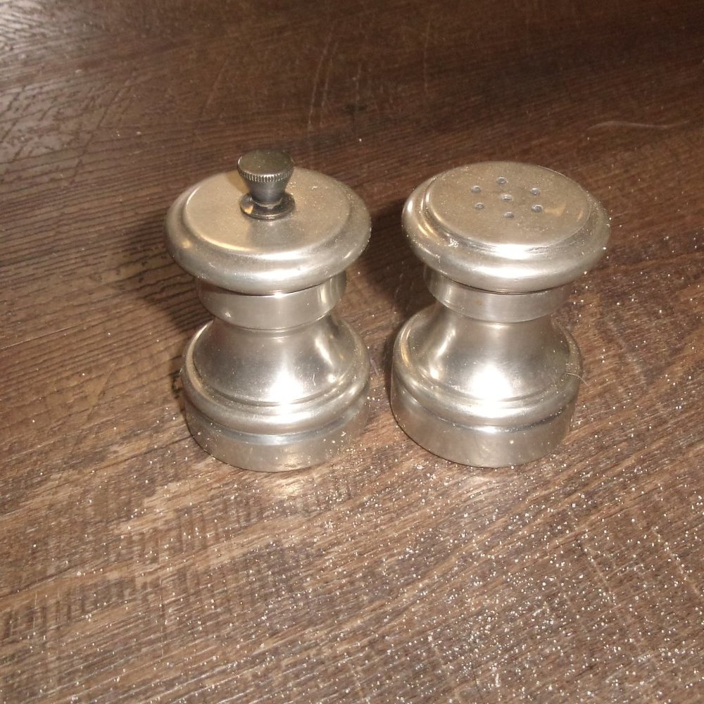 Raimond pewter salt pepper shakers